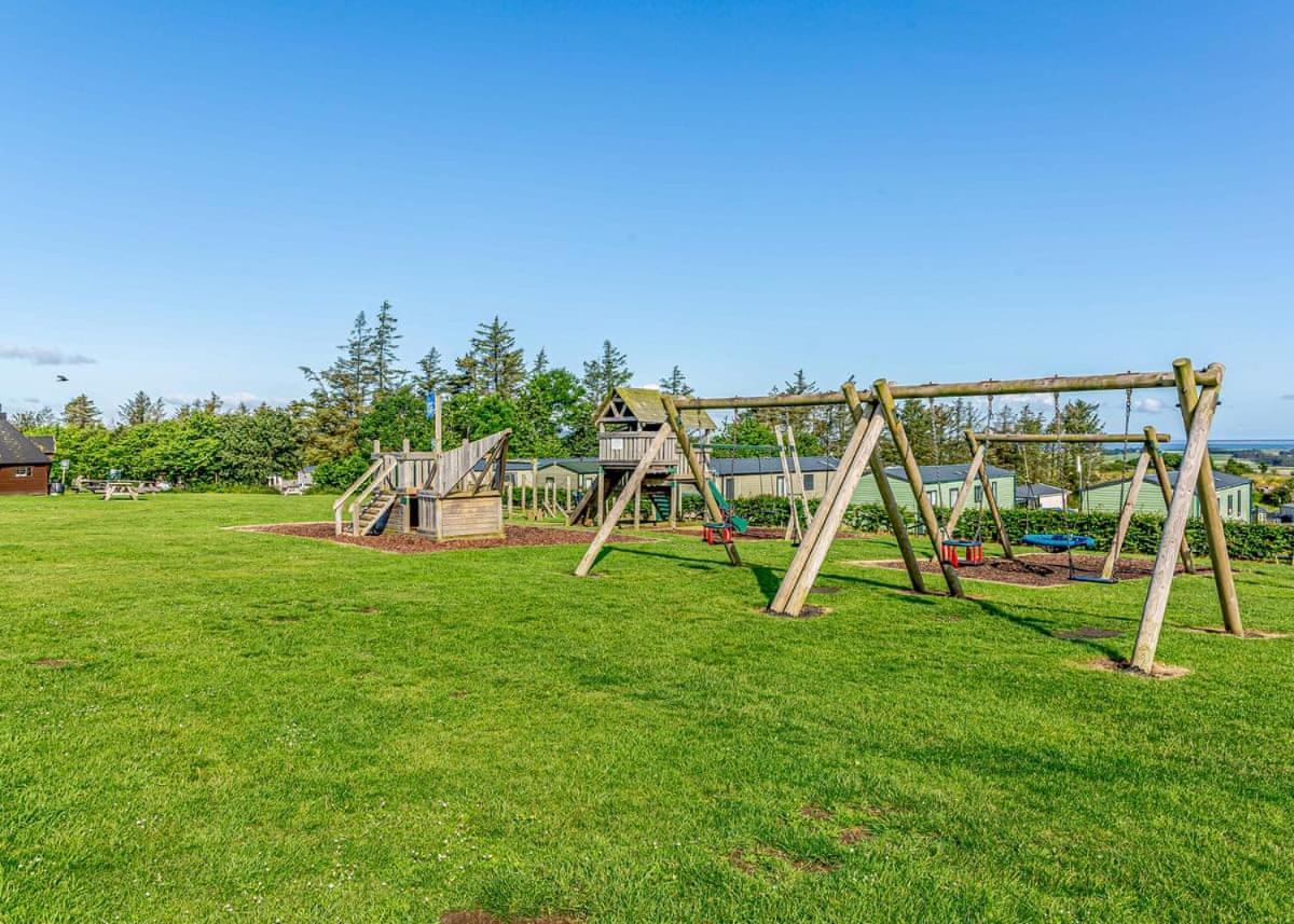 במבורג Waren Caravan Park מראה חיצוני תמונה