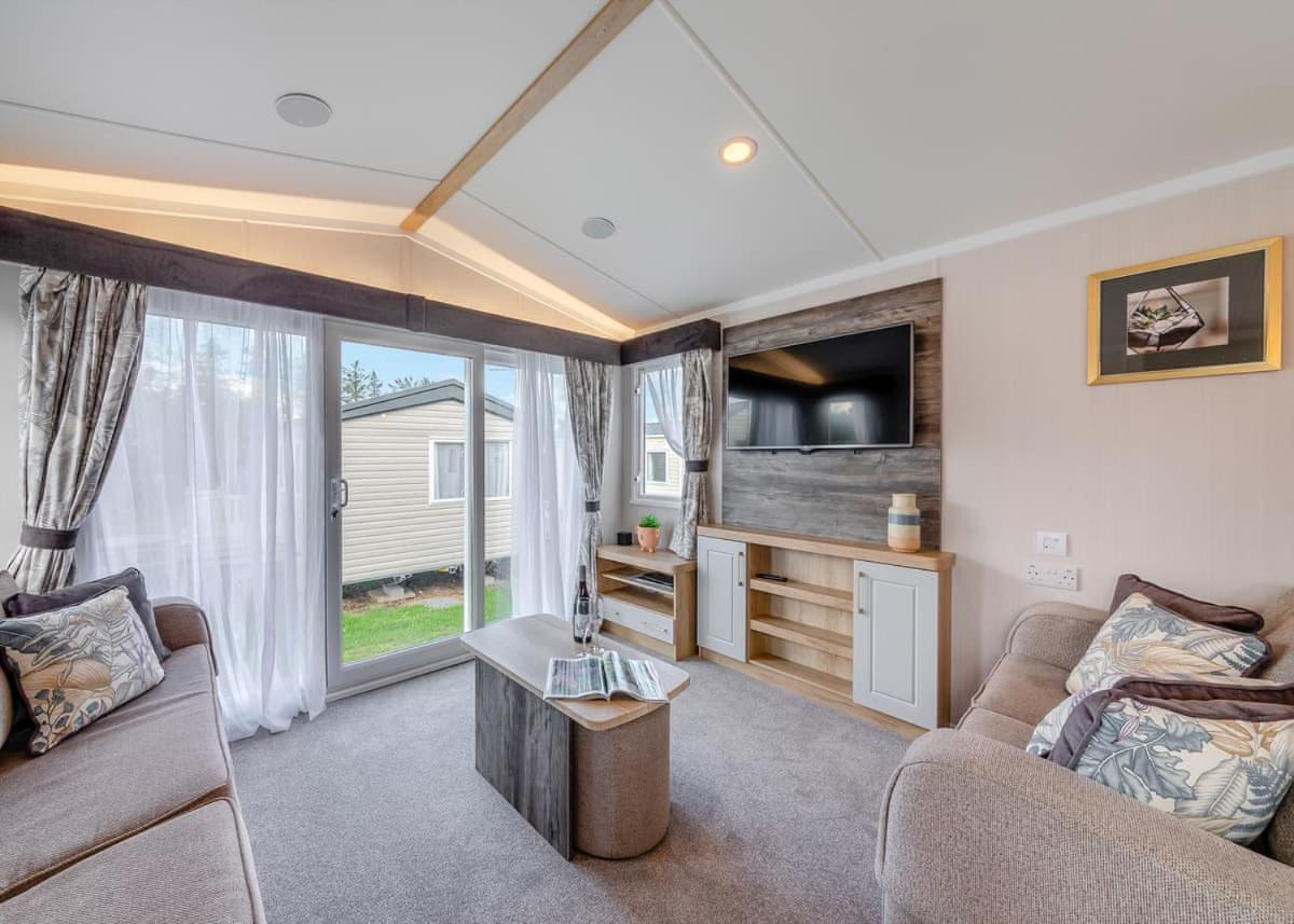 במבורג Waren Caravan Park מראה חיצוני תמונה